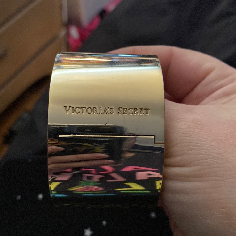 Victoria’s Bracelet